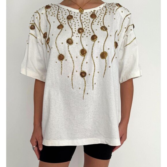Apparel Limited Tops - 80s white gold seashell embellished funky retro beach vacation cotton tee shirt